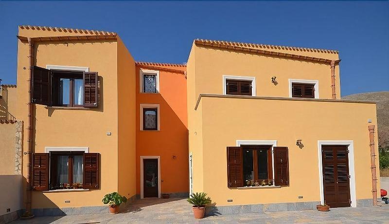 Baia Santa Margherita B&B Castelluzzo Exterior foto
